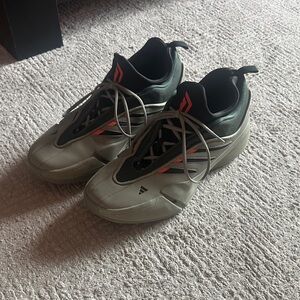 Adidas Dame 9 ‘Silver Pebble’